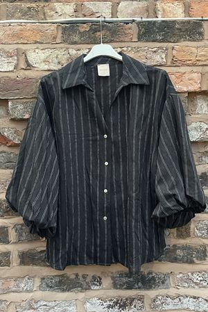 Zeta Otto Pinstripe Puff Sleeve Shirt Black /8=